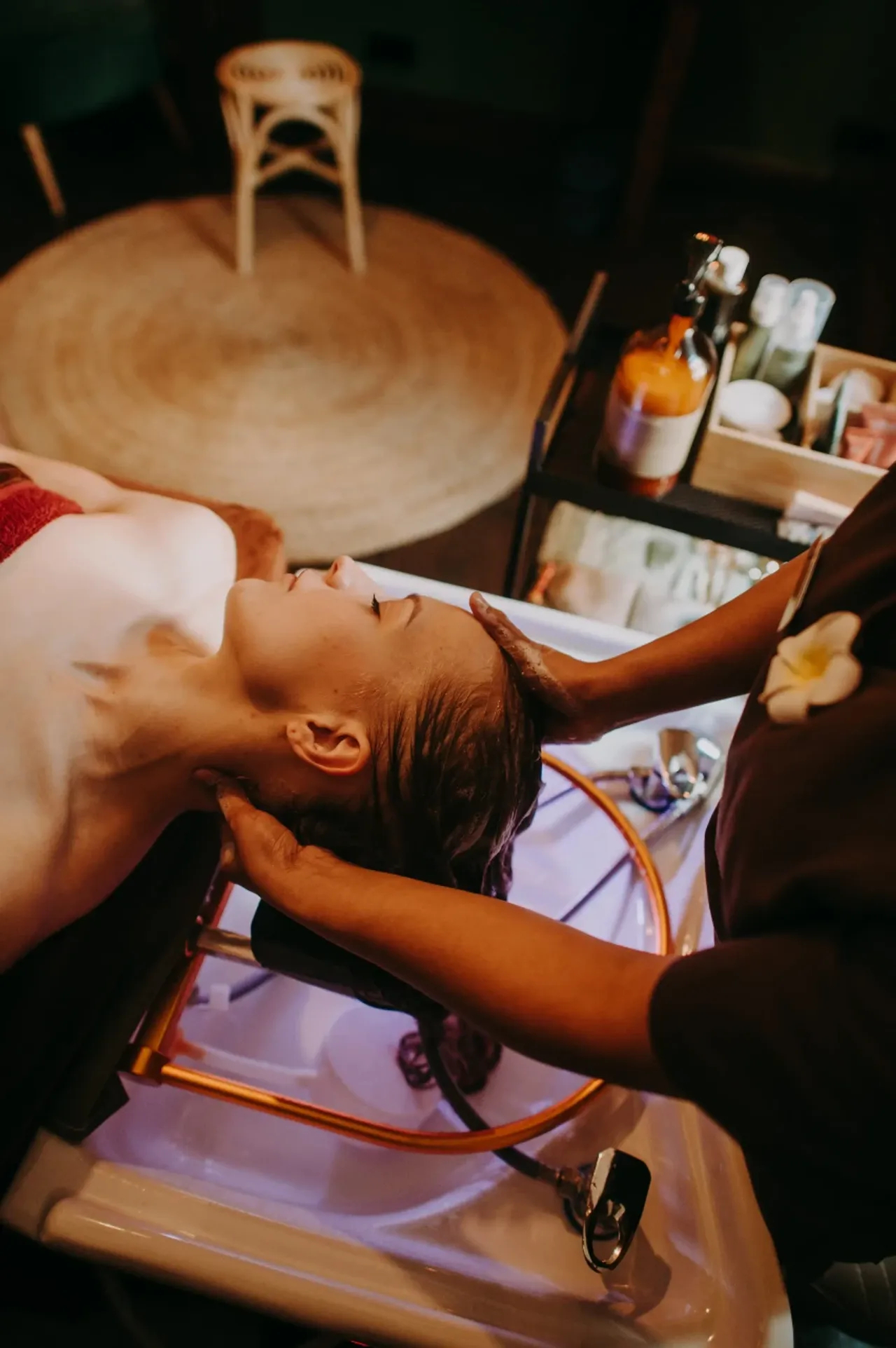 Head SPA Toruń – rytuał mycia i pielęgnacji skóry głowy w Beauty Essence